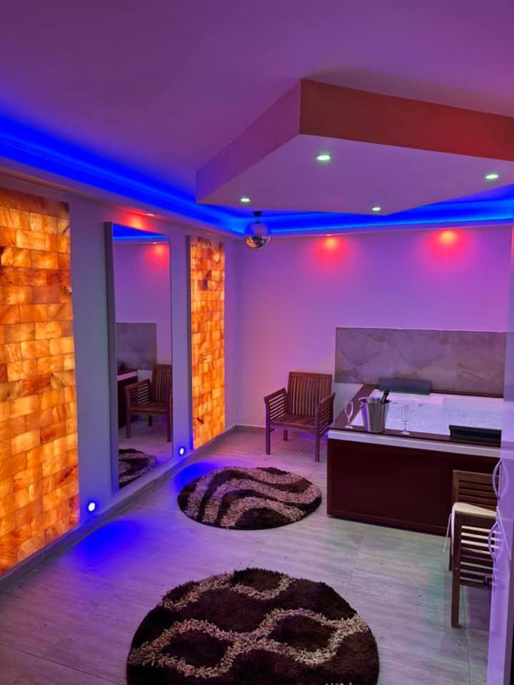Regim Hotel Hanea Jacuzzi In Camera,Piscina Exterioara Si Sauna Comuna Sibiu Bagian luar foto